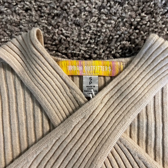 Cute crop sweater top - Picture 2 of 5